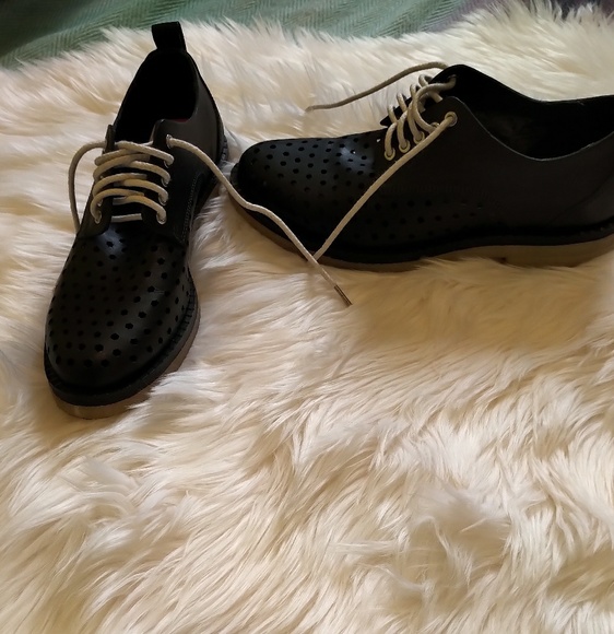 Rag & Bone Milo Crepe Honeycomb Perforated Oxfords - Picture 4 of 8